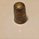   plique A Jour Enameled And Gold Floral Motif Thimble   18k Gold