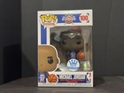 Funko Pop  Vinyl  Michael Jordan - Funko  exclusive   100 W  Protector 