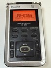 Roland R-05 Studio Portable Wave   Mp3 Linear Pcm Recorder For Parts From Japan