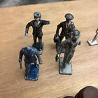 Lionel Trains Lot Of Accessories Men Signs Barrels