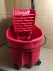 Rubbermaid Red Wavebrake 35-qt Mop Bucket   Wringer   