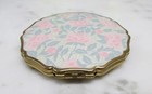 Vintage Stratton Gold Tone Enamel Floral Design Makeup Compact   6-c463