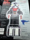 Classic Lost In Space B9 Robot Electronic Light  Sound    Motion 10 Action Figur