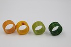 4 Vintage Swirl Bakelite Napkin Rings   Napkin Holders Great Condition