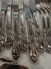 Heritage S pl  10salad F 6knives 4 Serving Pcs 8 Dinner F  19 Tsp 11 Soup Spoons