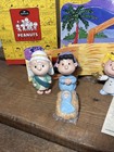 Hallmark 2001 Peanuts Gallery Nativity Set  Snoopy Charlie Brown Lucy