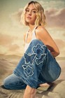 Sydney Sweeney 8x10 Autograph Photo Reprint American Eagle Jean Shorts Signed