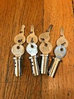  4 New Locks   Keys Vending Machine Gumball Machine  Oak Nw Acorn Vista Komet