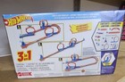 Hot Wheels Triple Loop Track Builder Set   1 64 Car - Race  Stunt   Play 