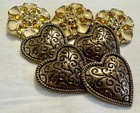7 Xl 1 5    Vintage Realistic Hearts   Flowers Gold   Copper Plastic Buttons