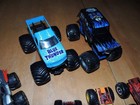 Lot  14 Hot Wheels Monster Jam Trucks 1 64  1 32   1 24 Grave Digger 