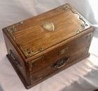 Tiger Oak 19th Century English Traveling Humidor