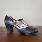 Women s 9 5 M Capezio Closed Toe T-strap Chorus Black Dance Anti-slip Sole