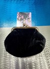 Disney Hocus Pocus Tonight We Fly Velvet Coin Purse Kiss Lock  primark -new