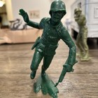 Lot Of 2 Vintage Louis Marx Green  Army Men Toy Soldiers 5 Inch