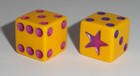 Vintage 5 8    Butterscotch Bakelite Catalin Pair Of Dice   2 Shades Purple Pips