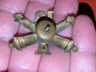 U s  Army - A Battery  13th Artillery Hat Badge - C 1896-1901  