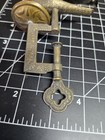 Vintage Clamp On Bird Sewing Pin Cushion Spring Loaded Beak