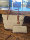 Michael Kors Womens Jet Set Item East west Top Zip Tote And Walle - Vanilla   Br