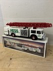 1989 Hess Toy Fire Truck With Ladder Bank With Siren Lights Flashers New