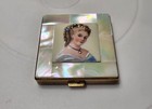 Vtg Powder Compact Lady In Blue Cameo W  Mother Of Pearl - Lovely - 2in 
