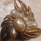 Gold Tone Flower Brooch Pin Imitation Pearl Oval Bezel Setting Clear Beads