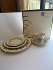 Lenox Holiday 5-piece Bone China Place Setting Holly Gold Trim Cup saucer
