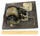 Antique Victor Victrola Spring Motor W  Turntable wood Base screws-working
