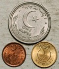 1948-1956-1967 Pakistan Kuwait Lot Of 3 Coins  1 Rupee   1 Pie   1 Fils  unc 