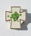 New Irish Celtic Cross Porcelain Trinket Jewelry Box Cream Gold   Green Shamrock