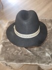 Black Fedora Hat W  White Pattern Band  Unisex Adults One Size Pre-owned