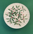 Lenox Holiday 10 5    Round Pedestal Cake Stand  White Green Red