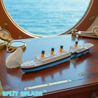 Splitsplash    Realistic Split In Half Titanic Bath Toy And Pool Toy Blue