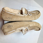 Ugg Women s Size 11 Beige Australia Dakota Moccasin Suede Slipper C6