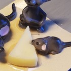 Hagen Renaker Style Gray Mice W  Cheese Wedge Miniature Figurines  1 Inch Used