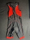 2xu Men   s Perform Front Zip Trisuit - Black red Triathlon Skinsuit - Size Medium