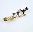 Small Black Cat In A Broom Brooches Animal Design Brooch Halloween Jewelry Gift