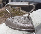 Vintage Antique 5 3 4  Cast Iron Sad Iron Clothes Iron Star 6 Geneva Ill