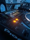 Pioneer Cdj 2000 Nexus Professional Dj Multi-player Digital Turntable