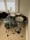 Gretsch Catalina Maple 5-piece Acoustic Drum Kit Blue Sparkle W drum Bags
