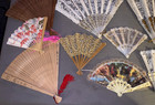 Great Lot  14  Vintage  Hand Fans  Many Designs  Lace  Wood  Paper  Old Plastics