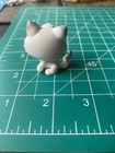 Littlest Pet Shop White Gray Sitting Paw Up Kitten Yellow Eyes  100 W  Tower