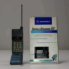 Vintage Motorola Flip Phone W official Motorola Battery   Inbox Motorola Charger