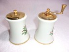 Lenox Bone China Holiday Salt And Pepper Mill Holly Berries 24k Gold Trim - Read