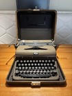 Vintage 1940s Royal Quiet De Luxe Portable Manual Typewriter Case Serviced Cib