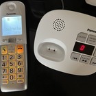 Panasonic Kx-tgu433w White Cordless Phone 3 Handsets Answering System Dect6 0
