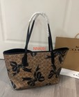 City Tote Bag In Signature Canvas With Bow Print Cy652