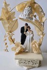 1950 s Vtg Wedding Cake Topper Bride   Groom 9  Chalkware Bell Arch Bridal