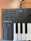 Native Instruments Komplete Kontrol M32 Micro Keyboard Controller 32-key