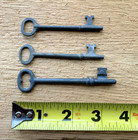 Antique Lot Of 3 Skeleton Keys   3 -3 5  Length  Unmarked  Solid Barrel Shaft